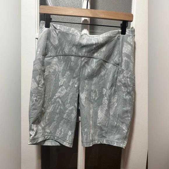 ⭐️SOLD⭐️Lululemon Swift Speed High-Rise Short 8" - Picture 4 of 10